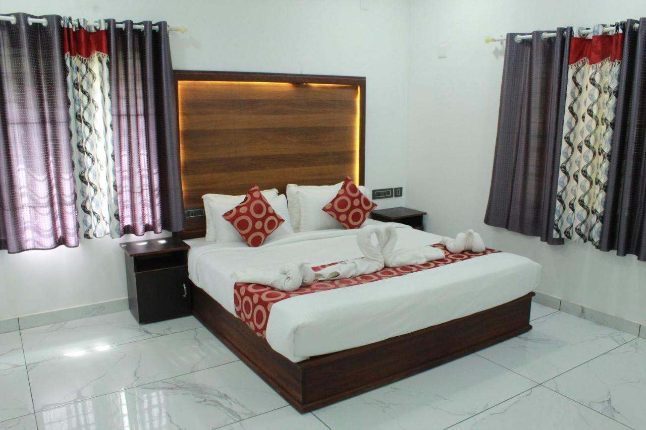 The Mountcourt Hotel Munnar Esterno foto