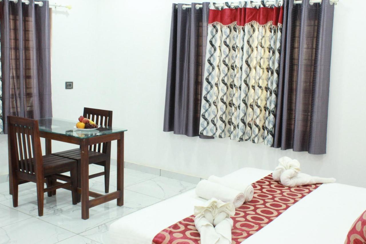The Mountcourt Hotel Munnar Esterno foto