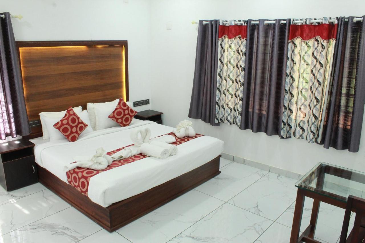 The Mountcourt Hotel Munnar Esterno foto