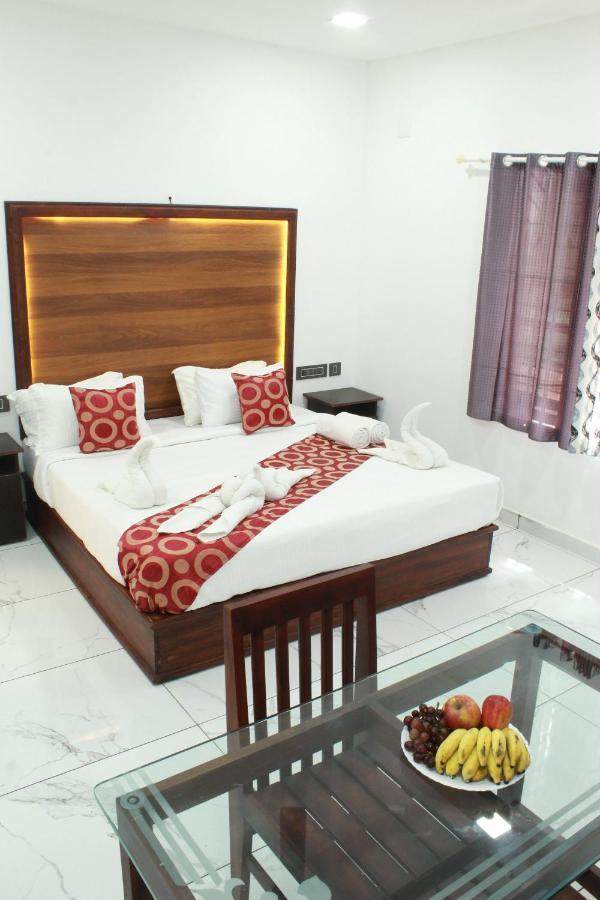 The Mountcourt Hotel Munnar Esterno foto