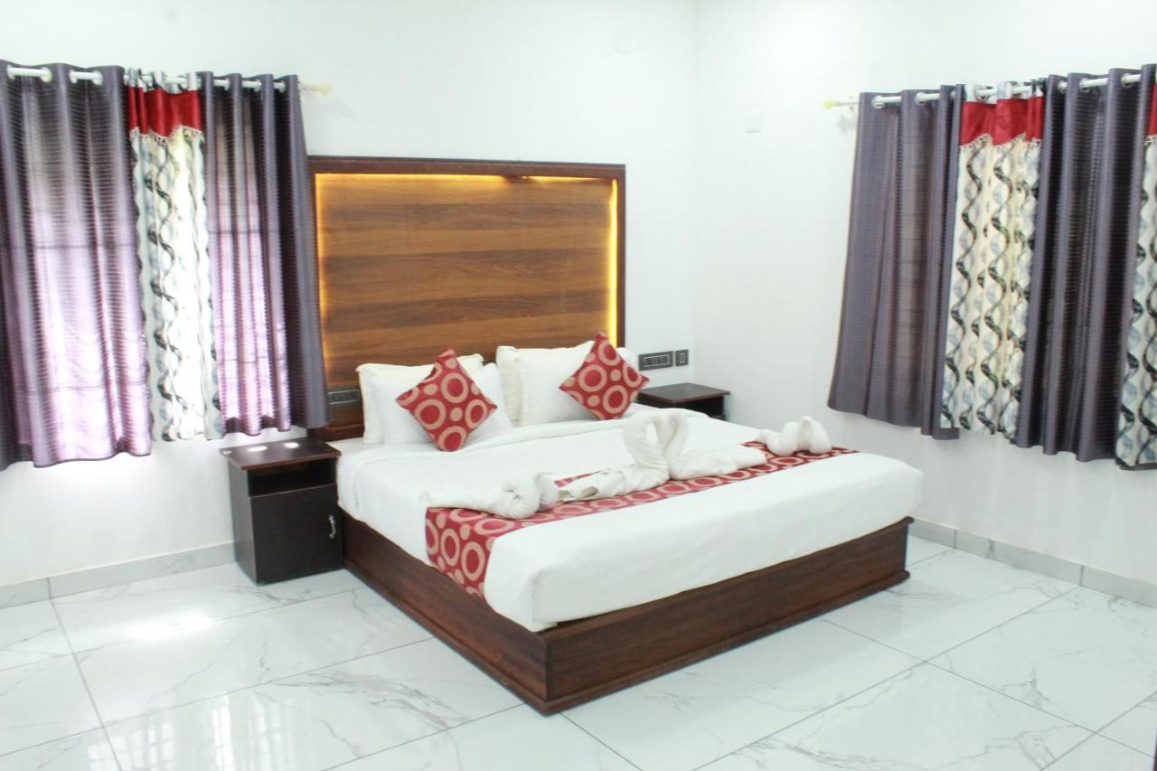 The Mountcourt Hotel Munnar Esterno foto