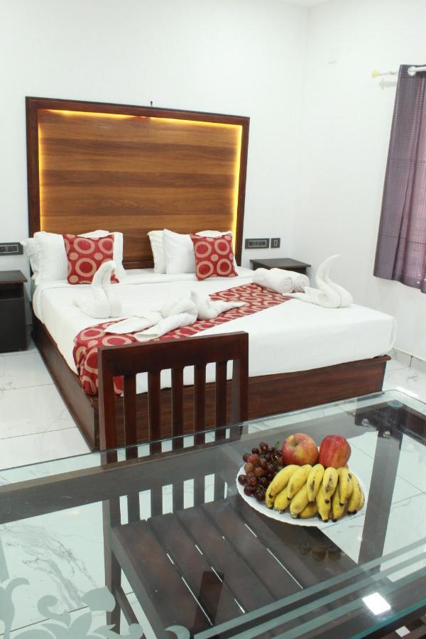 The Mountcourt Hotel Munnar Esterno foto