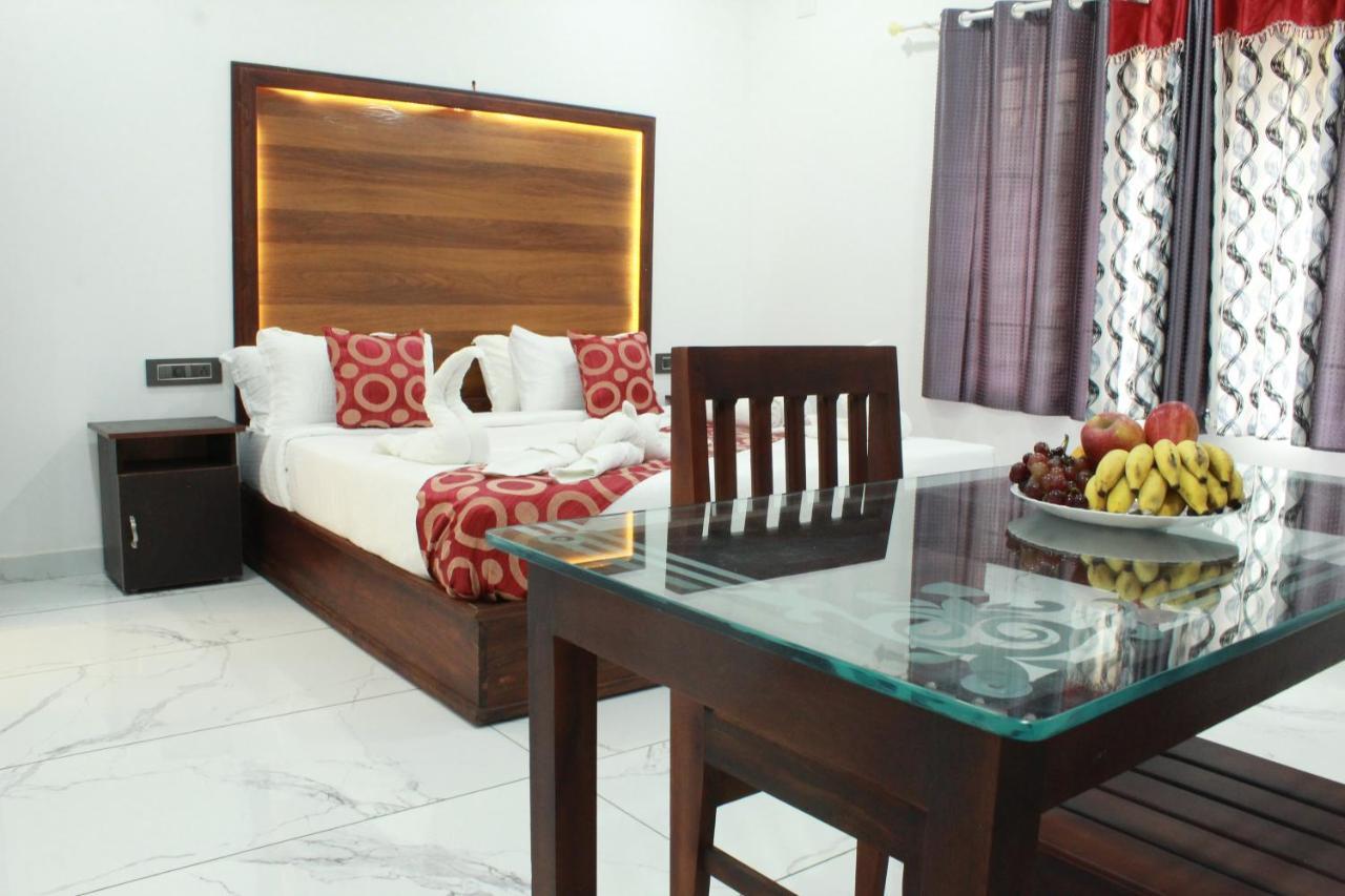 The Mountcourt Hotel Munnar Esterno foto