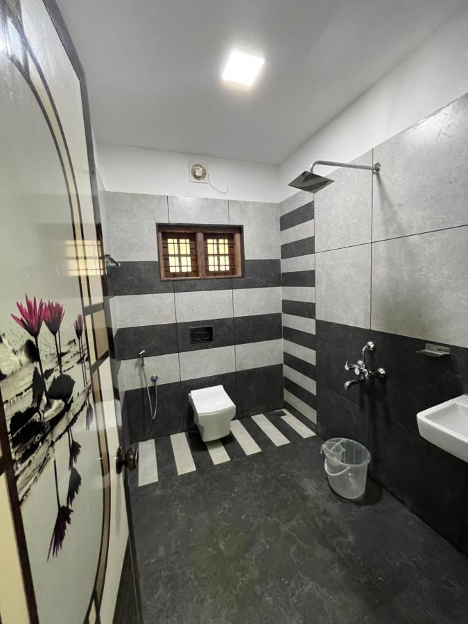 The Mountcourt Hotel Munnar Esterno foto